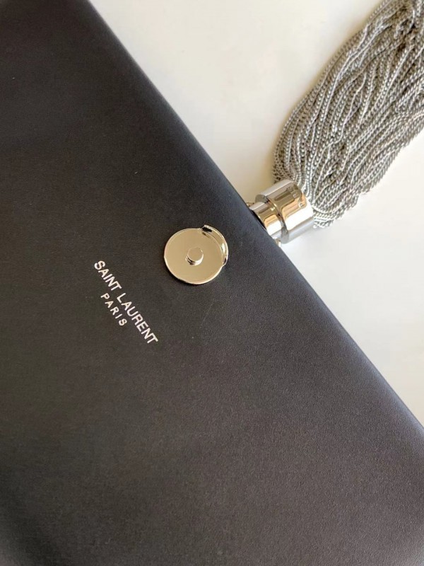 YSL 102 5