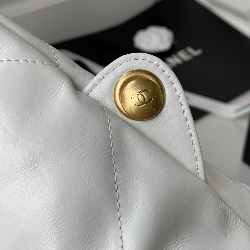 Chanel 586 5