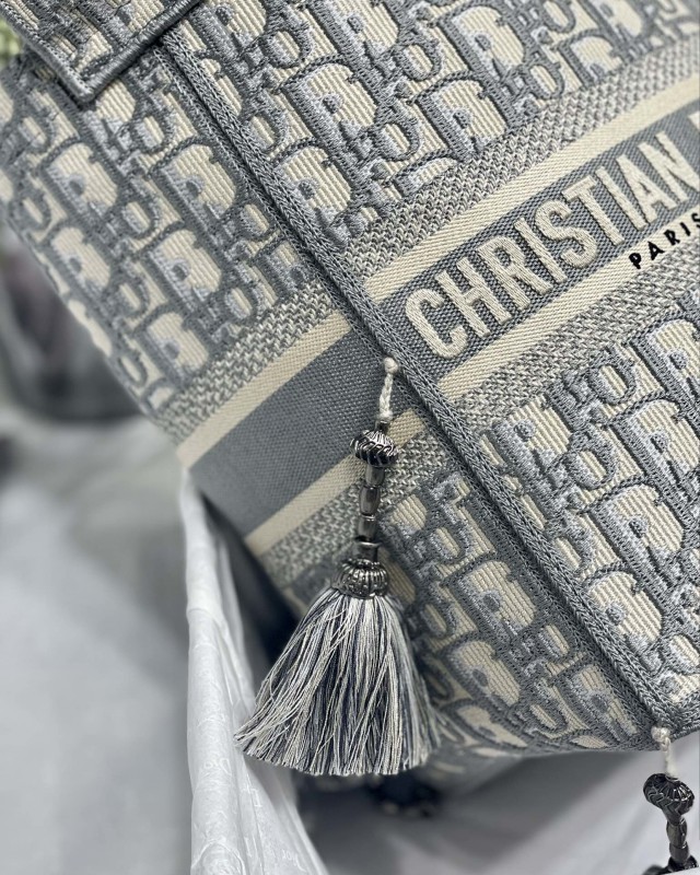 Dior 134 6