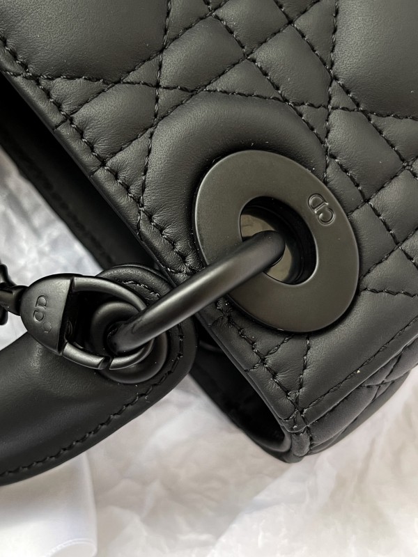 Dior 153 6
