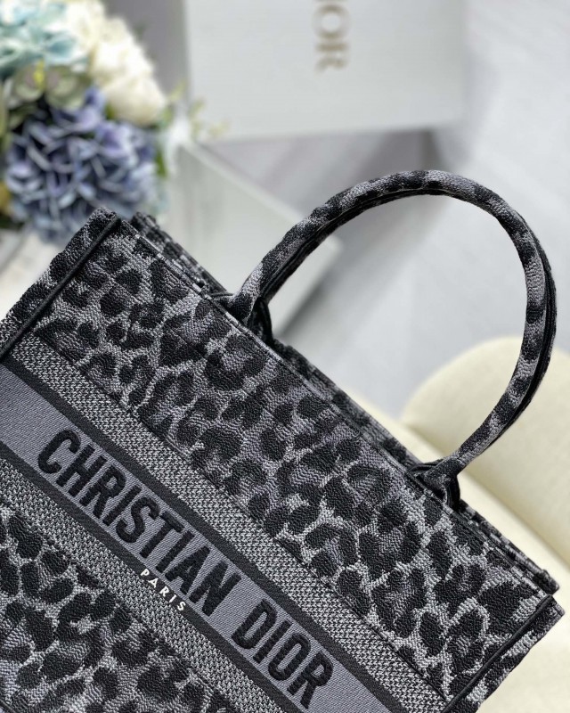 Dior 182 6