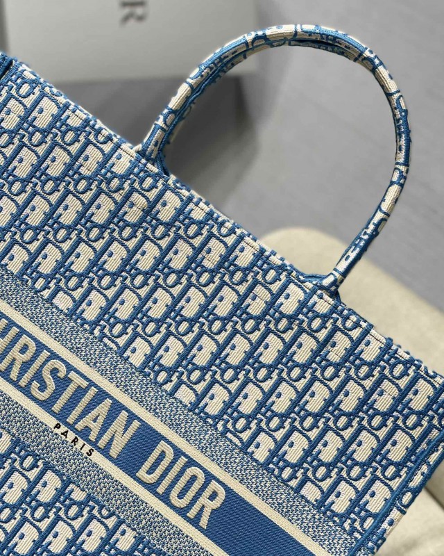 Dior 197 6