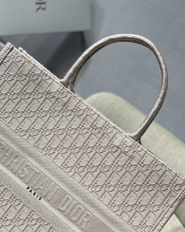 Dior 220 6