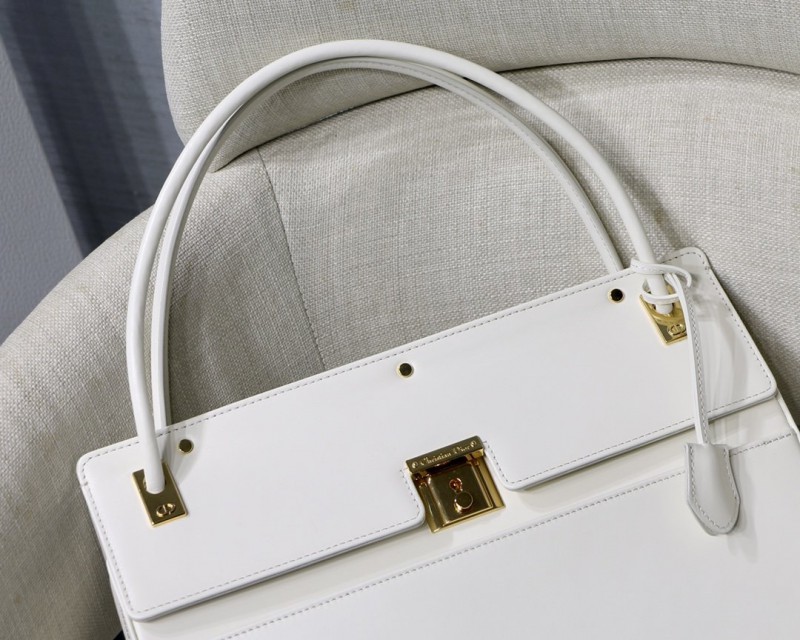 Dior 235 6