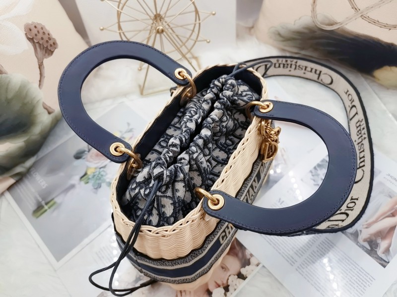 Dior 242 6