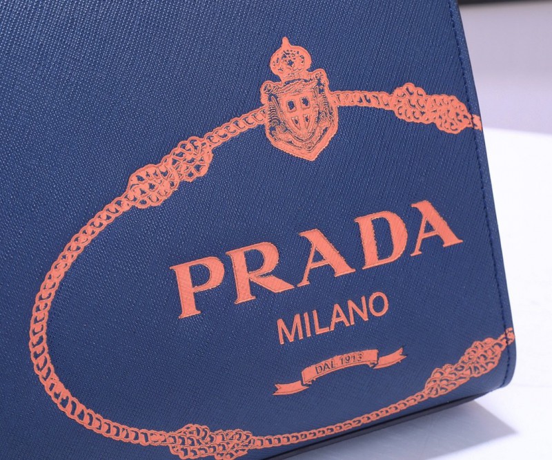 Prada 003 6