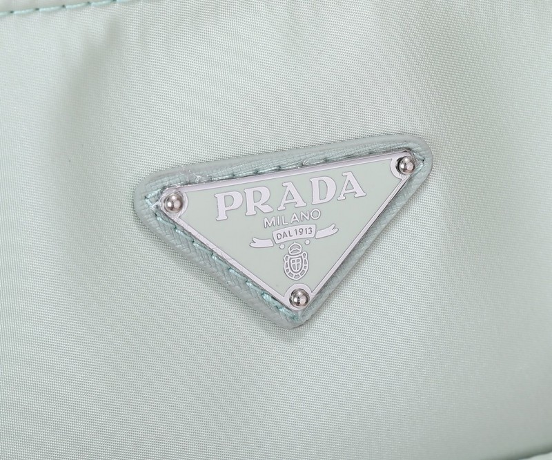 Prada 004 7