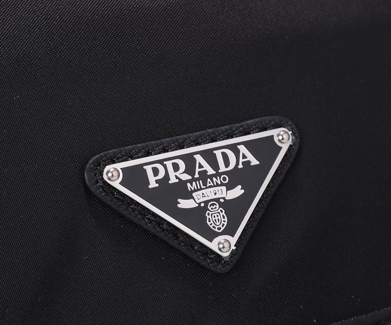 Prada 008 6