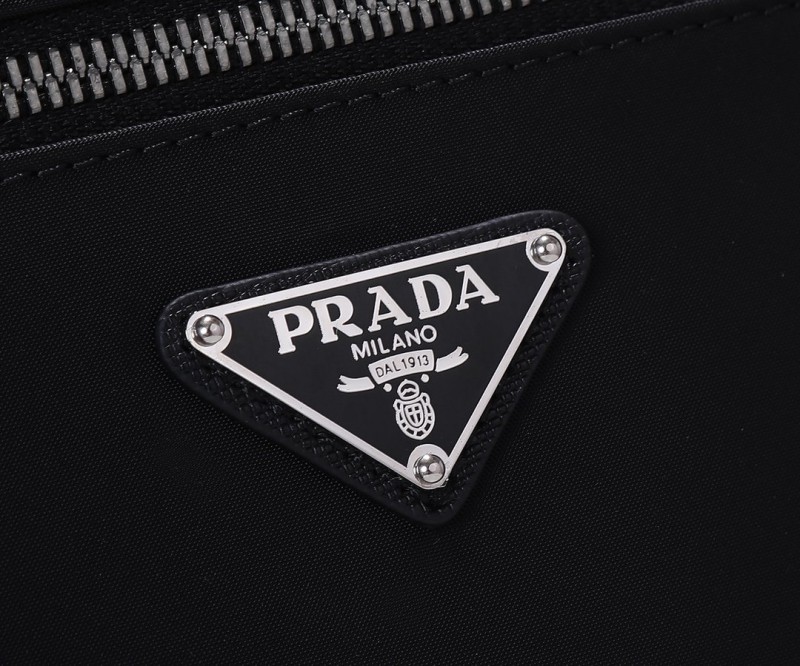 Prada 037 6