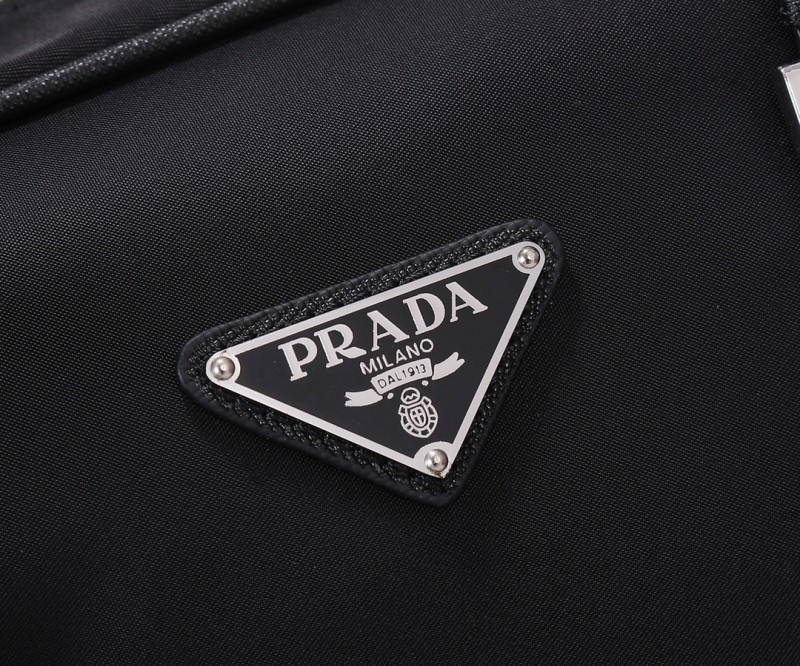 Prada 044 6