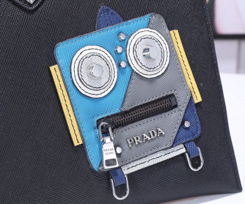 Prada 067 6