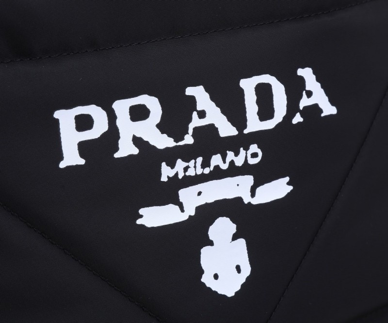 Prada 122 6