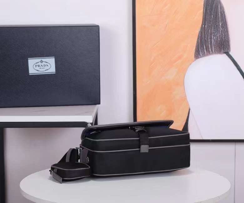 Prada 142 6