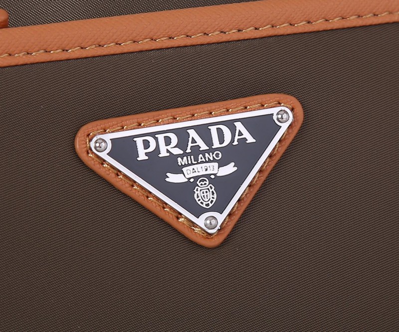 Prada 147 6