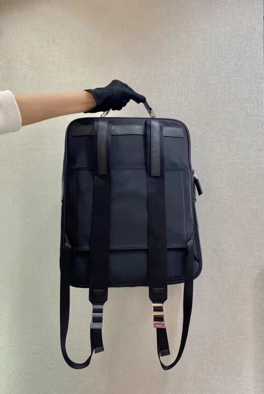 Prada 220 6