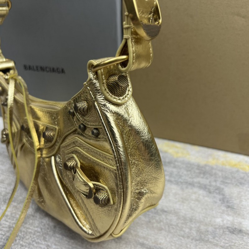 Balenciaga 135 6