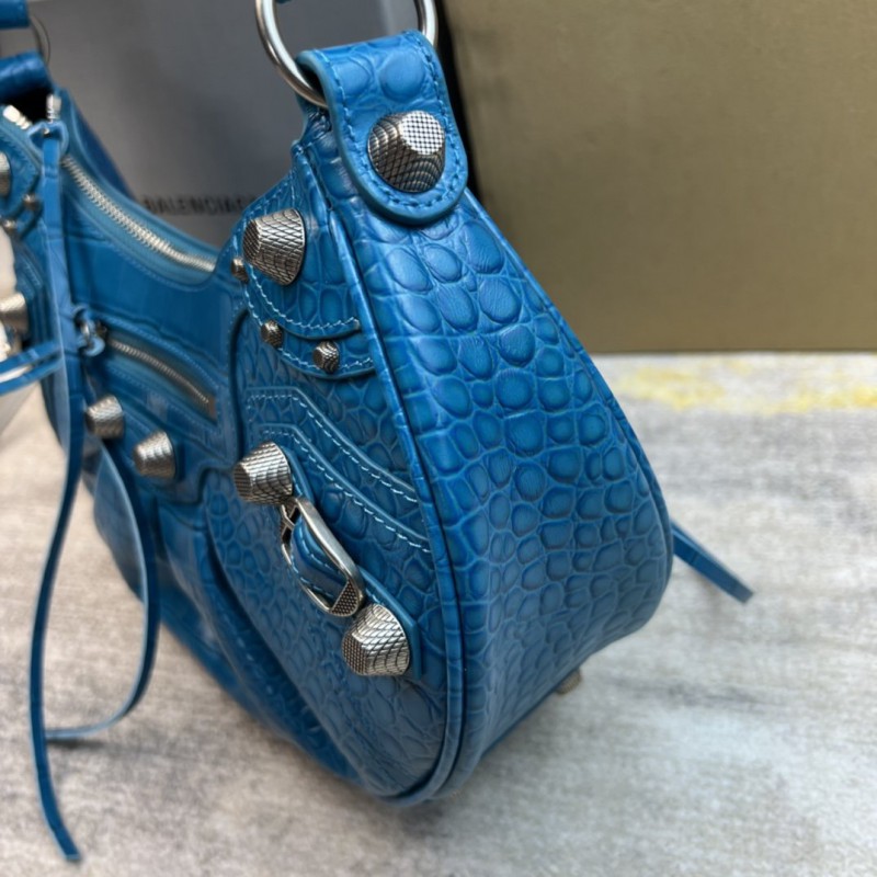 Balenciaga 151 6