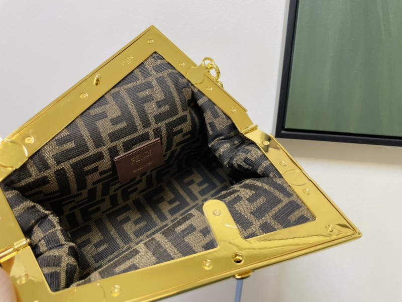 Fendi 067 6