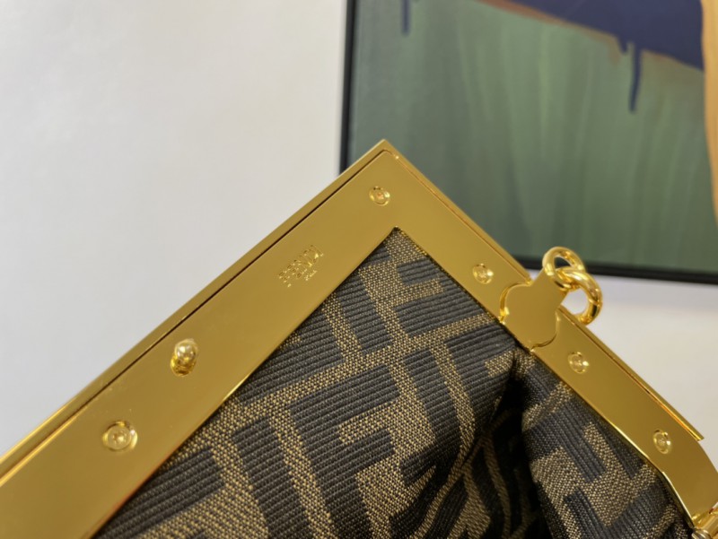 Fendi 070 6