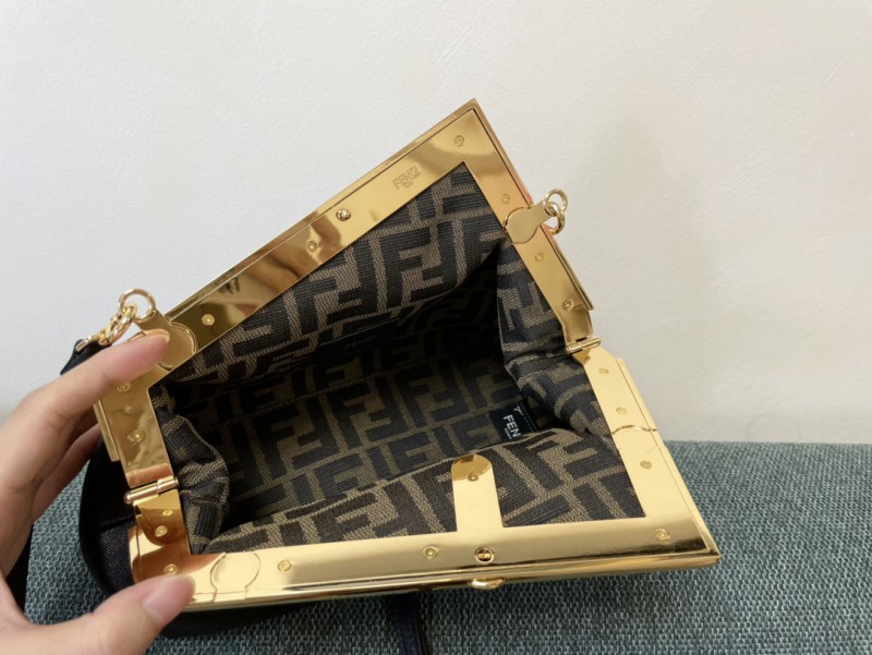 Fendi 075 6