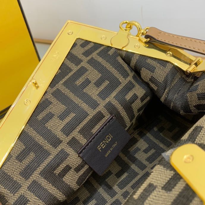 Fendi 122 6