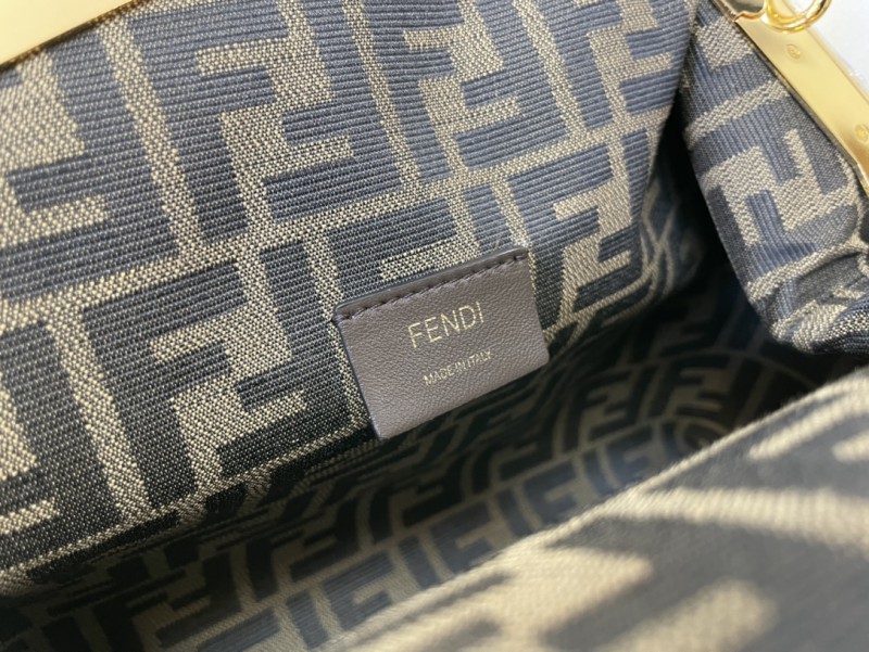 Fendi 140 6