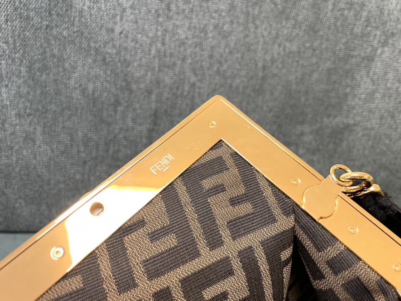 Fendi 151 6