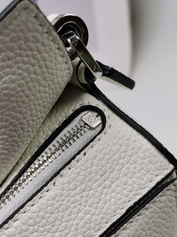 Loewe 028 6