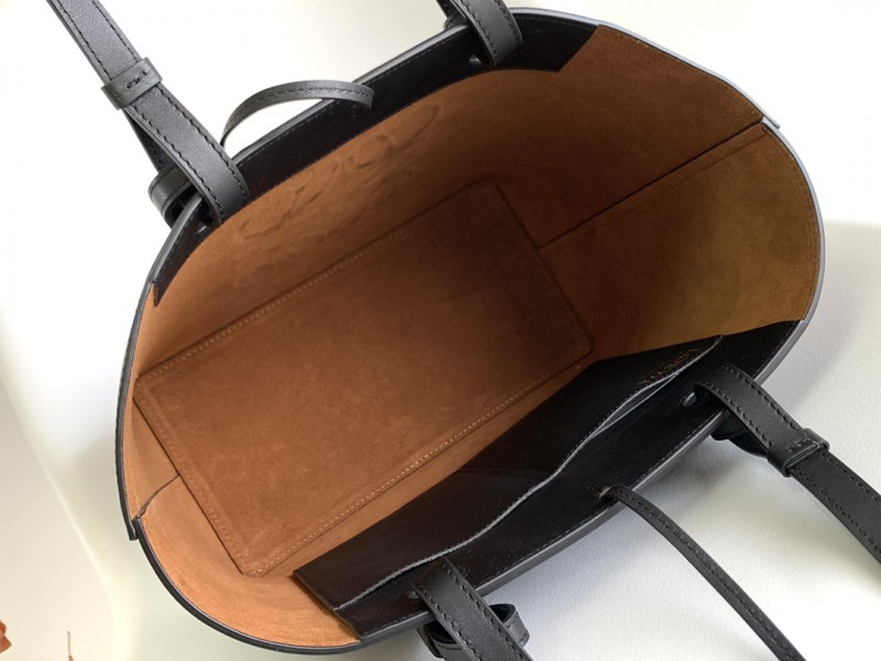 Loewe 243 6