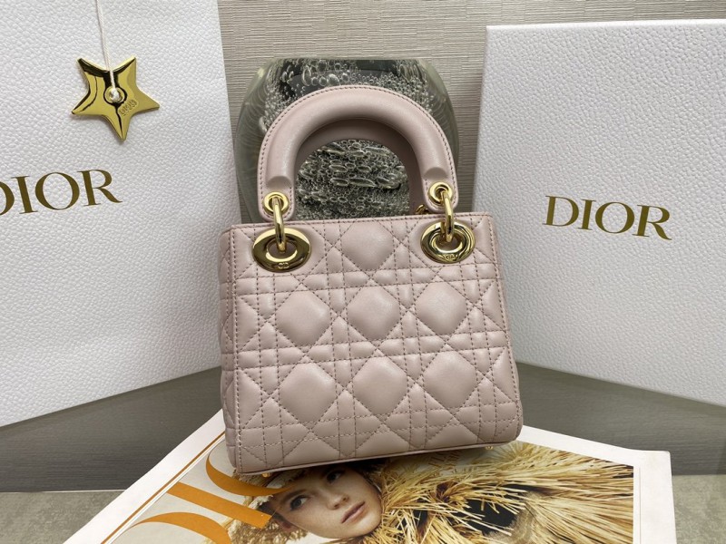 Dior 104 7