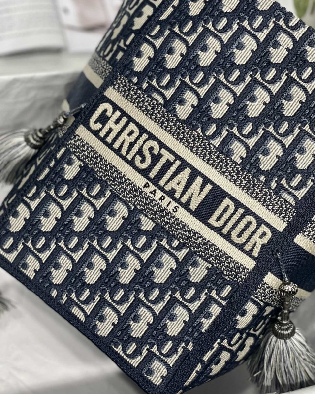 Dior 133 7