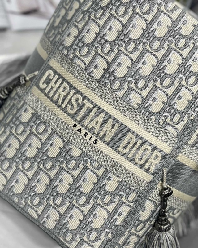Dior 134 7