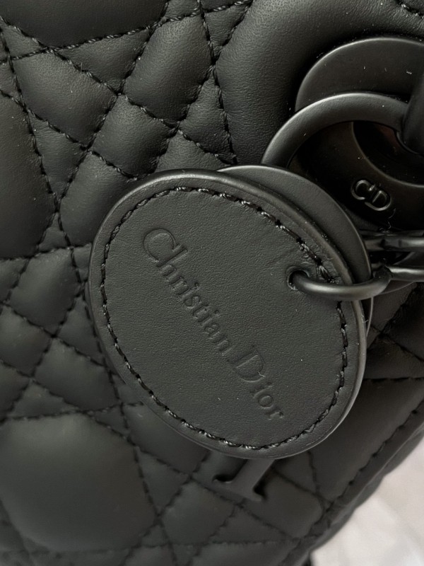 Dior 153 7