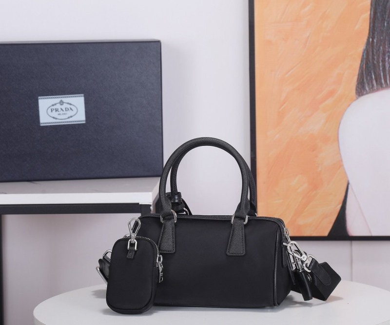 Prada 006 7