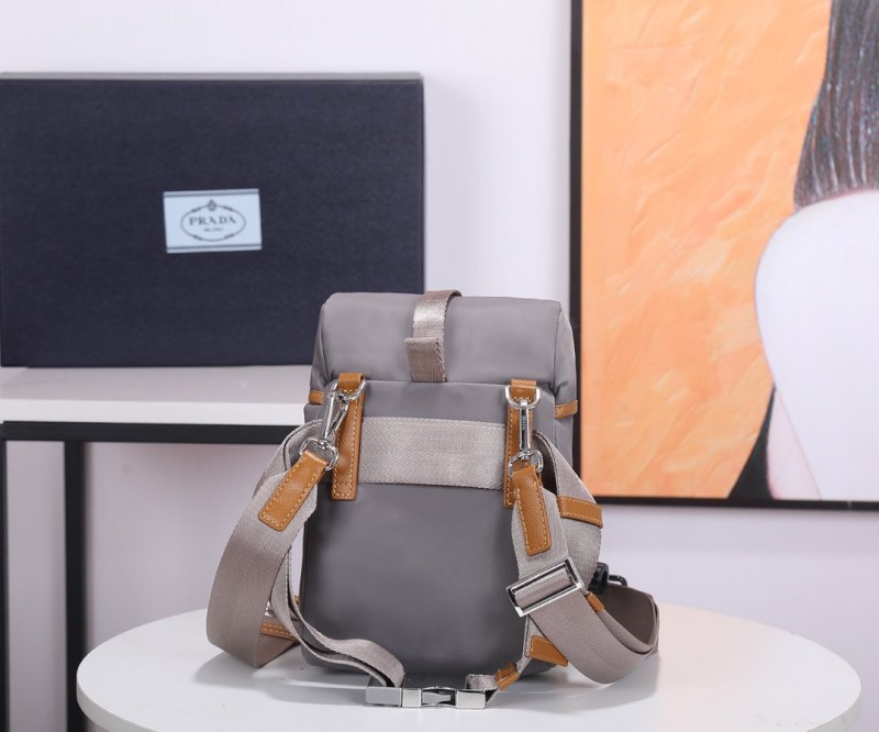 Prada 015 7