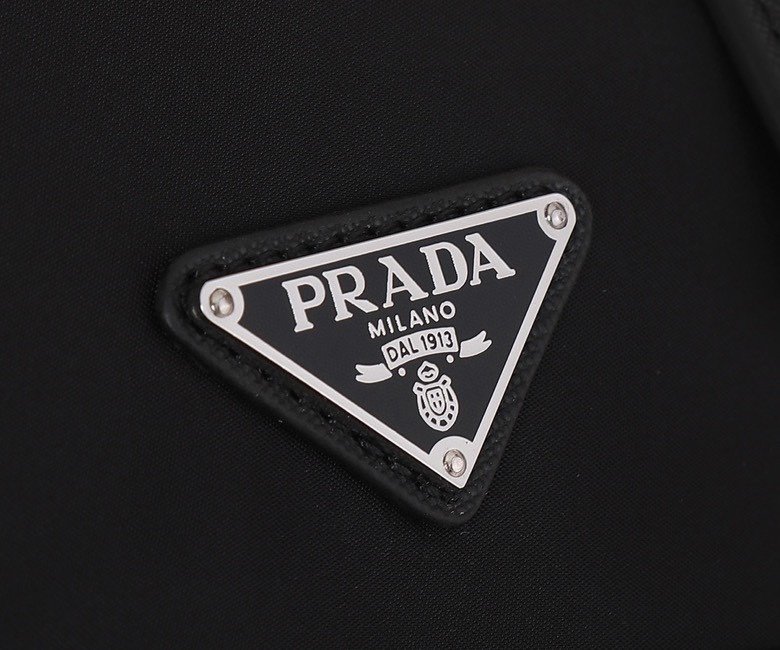 Prada 210 7
