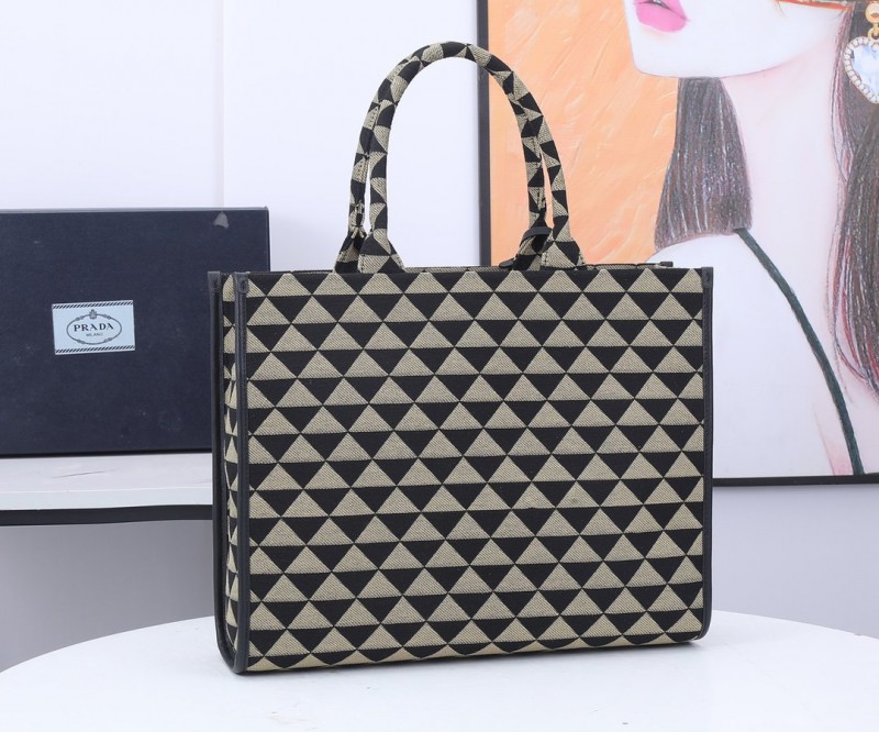 Prada 211 7