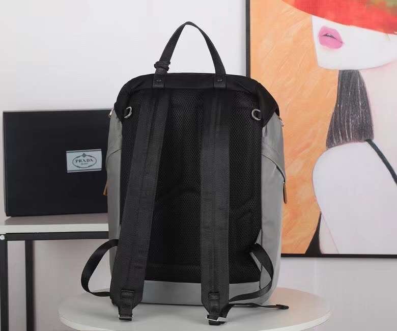 Prada 215 7