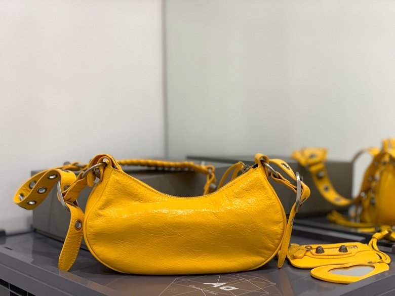 Balenciaga 126 7
