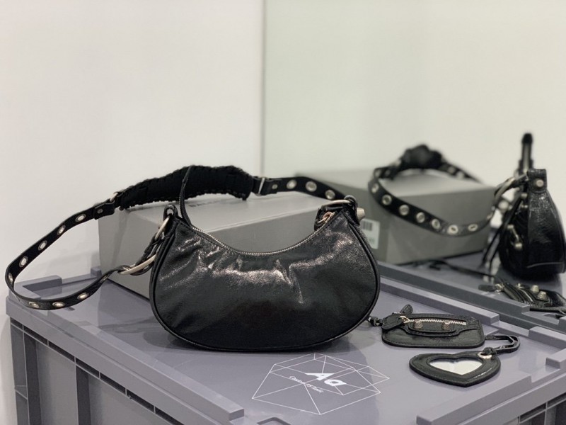 Balenciaga 128 7