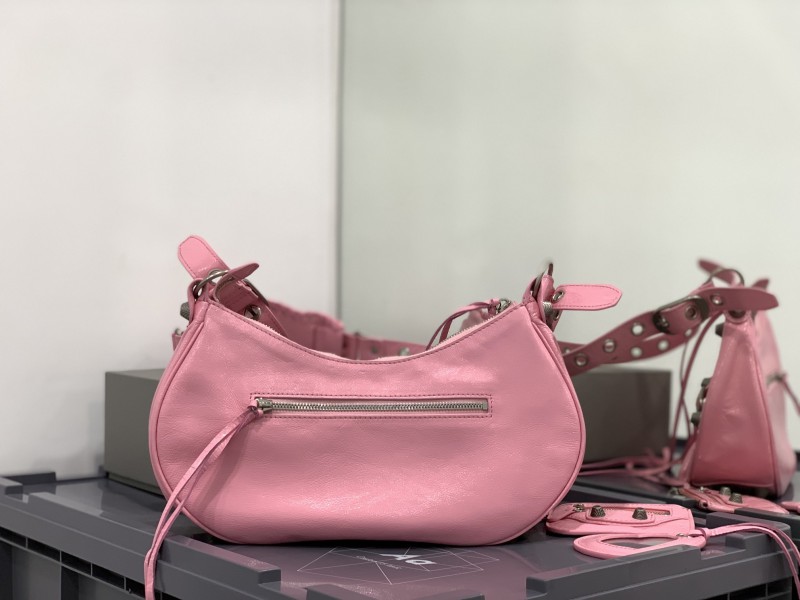 Balenciaga 154 7