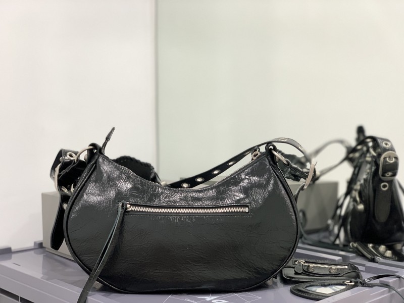 Balenciaga 156 7