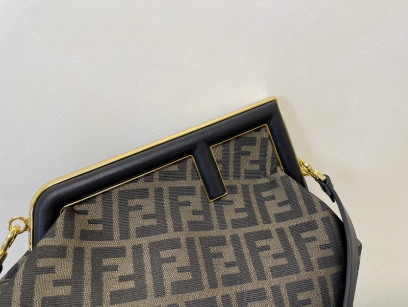 Fendi 021 7