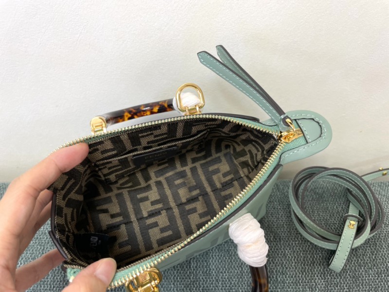 Fendi 044 7