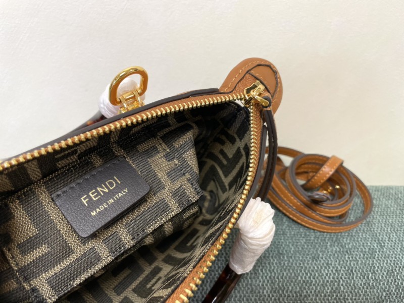 Fendi 048 7