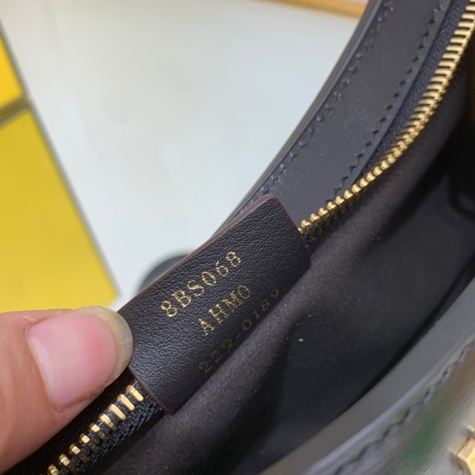 Fendi 058 7