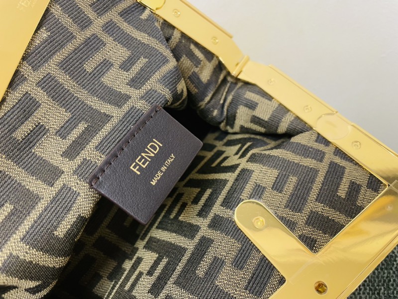 Fendi 068 7