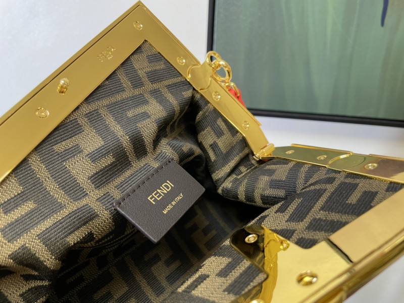 Fendi 070 7
