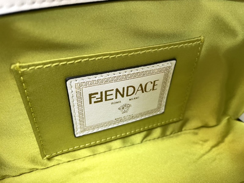 Fendi 102 7