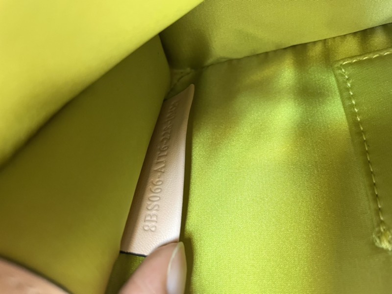 Fendi 103 7